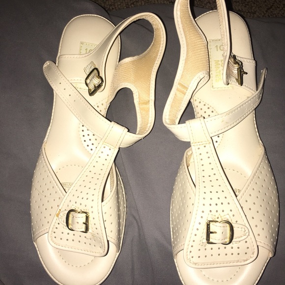 Sandals - Picture 3 of 4